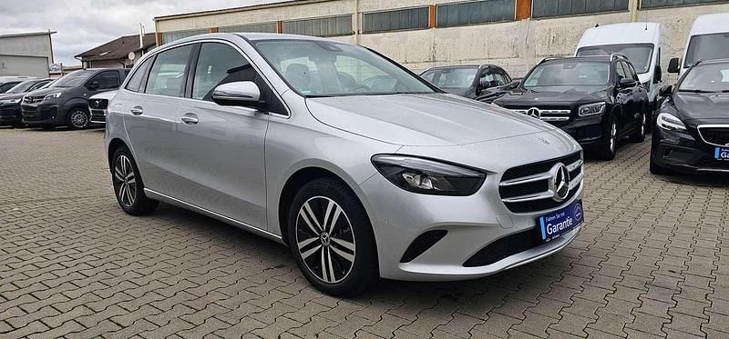 Gebraucht Mercedes B250e 160 PS (117 kW) 2022 Iridiumsilber Van / Kleinbus