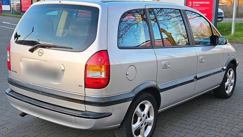 Gebraucht Opel Zafira 125 PS (91 kW) 2004 Silber Van / Kleinbus