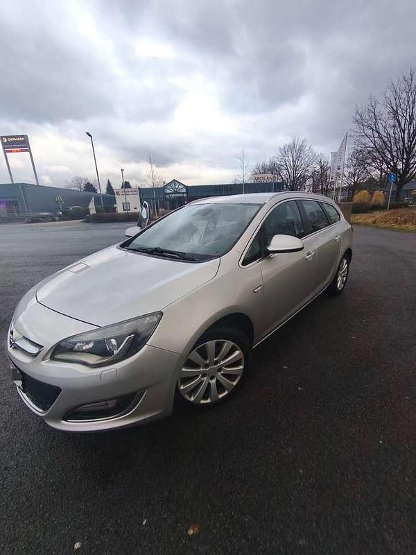 Gebraucht Opel Astra Active 110 PS (80 kW) 2013 Kombi