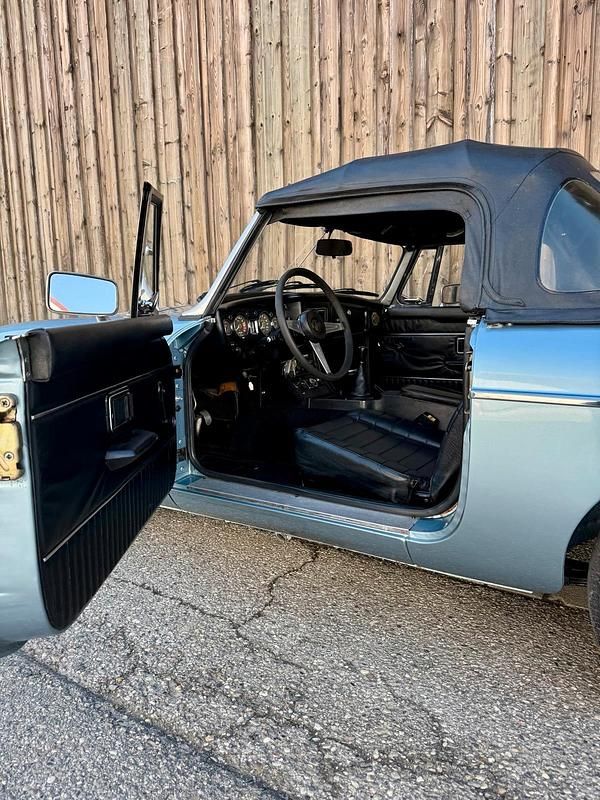 Gebraucht MG B 90 PS (66 kW) 1976 Blau Cabrio