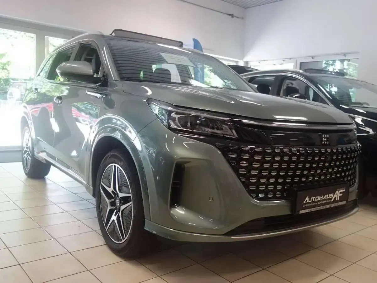 Neu DFSK Fengon 102 PS (75 kW) 2026 Grün SUV
