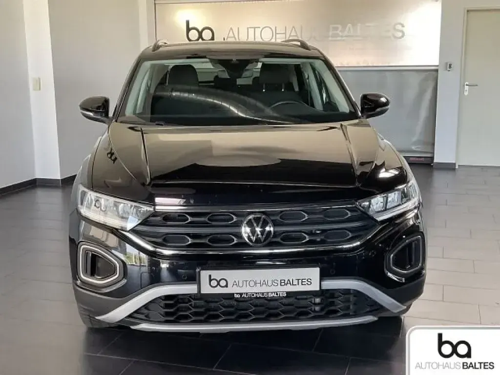 Gebraucht VW T-Roc Life 116 PS (85 kW) 2025 Deep black perleffekt (metallic) SUV