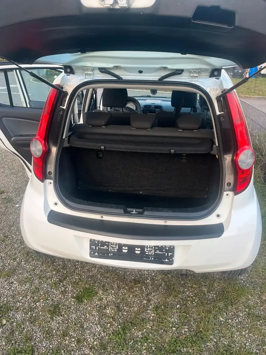 Używany Opel Agila 65 KM (47 kW) 2009 Biały Hatchback