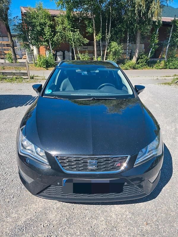 Schwarz Gebraucht 2015 Seat Leon Kombi | 8.000 € (Guter Preis) - Bild 1/4