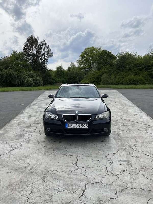 Schwarz Gebraucht 2007 BMW 318 Limousine | 5.999 € (Fairer Preis) - Bild 1/4