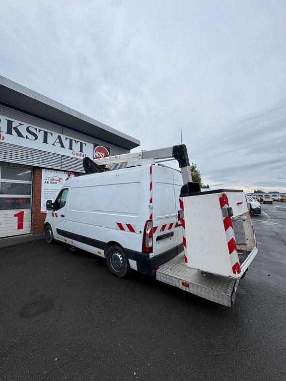 Second-hand Renault Master 131 CP (96 kW) 2018 Alb Van