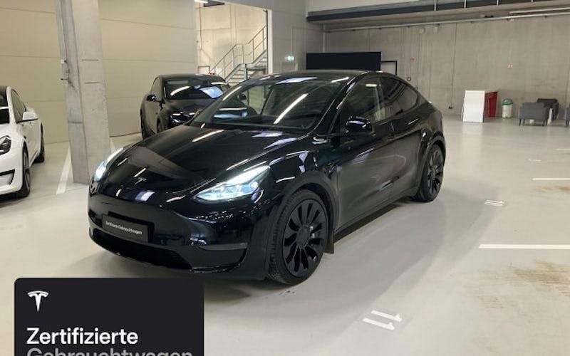 Schwarz Gebraucht 2023 Tesla Model Y Performance SUV | 42.900 € (Etwas zu teuer) - Bild 1/4