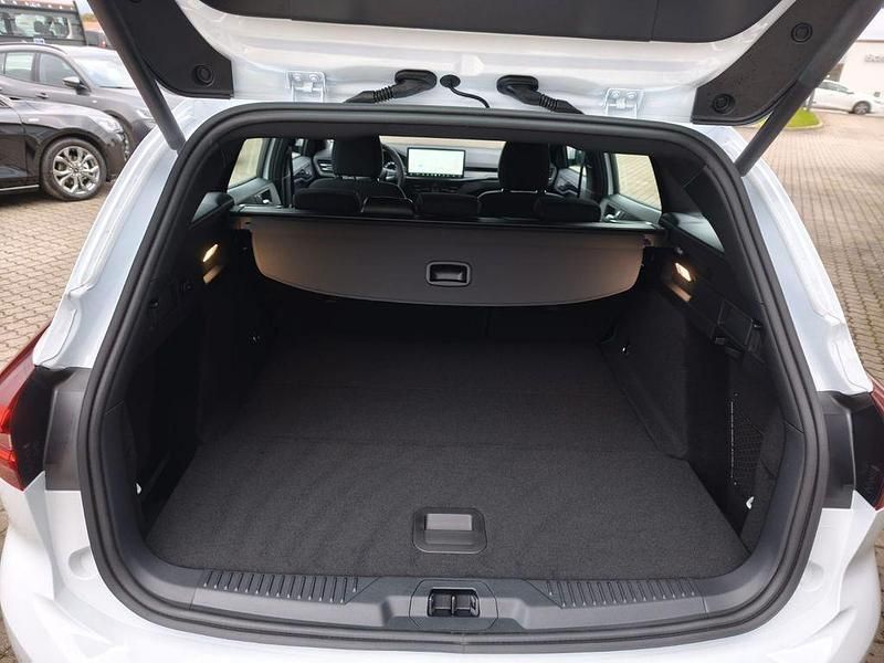 Neu Ford Focus ST-Line 116 PS (85 kW) 2025 Weiß Limousine