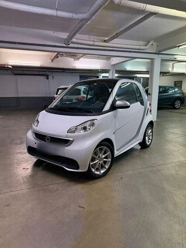 Grau Gebraucht 2014 Smart ForTwo Coupé Coupé | 4.999 € (Fairer Preis) - Bild 1/4