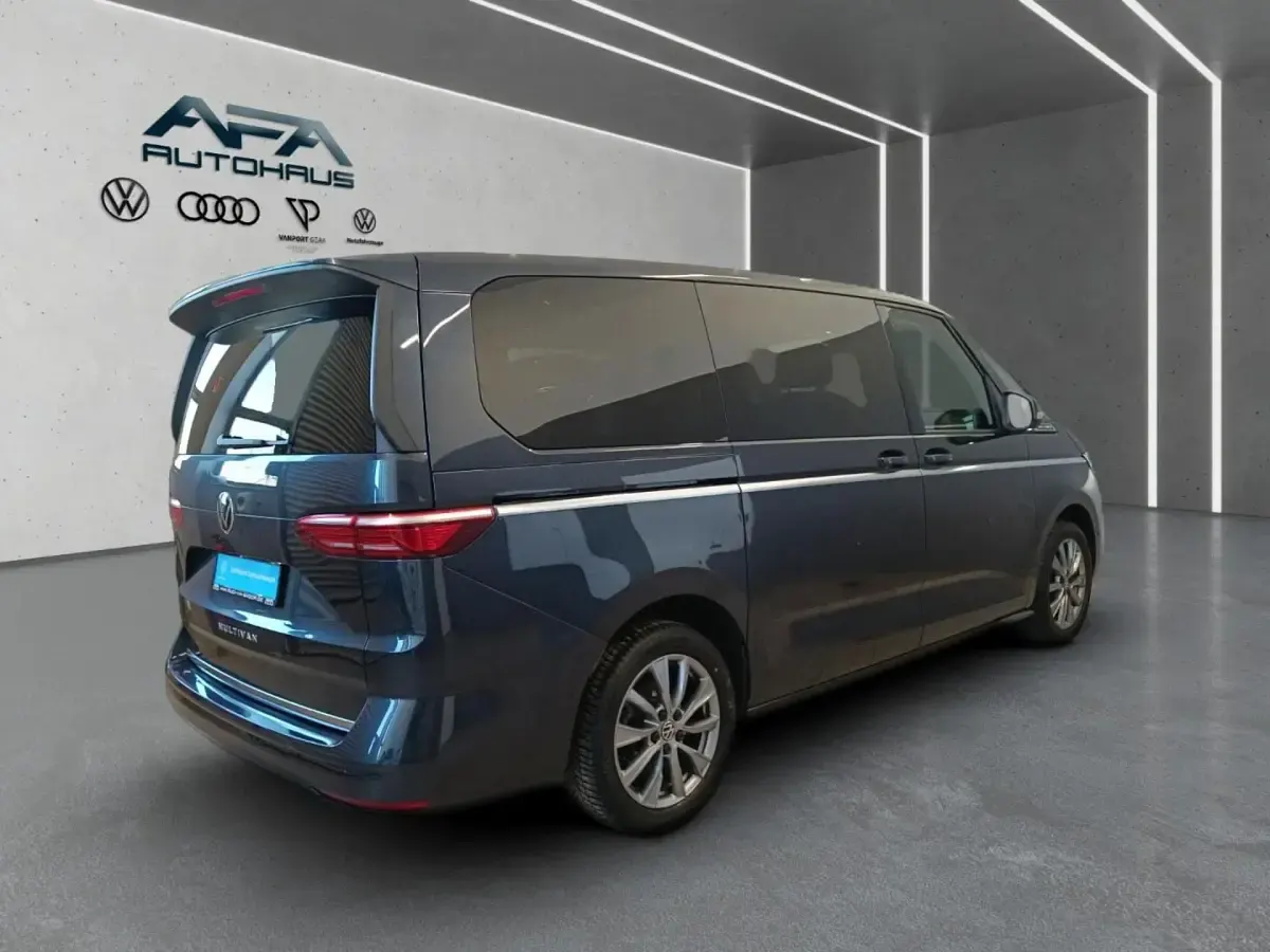 Używany VW Multivan Style 150 KM (110 kW) 2025 Minivan