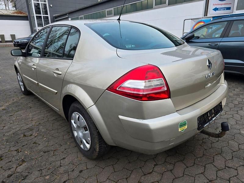Gebraucht Renault Mégane II 111 PS (81 kW) 2008 Silber Limousine