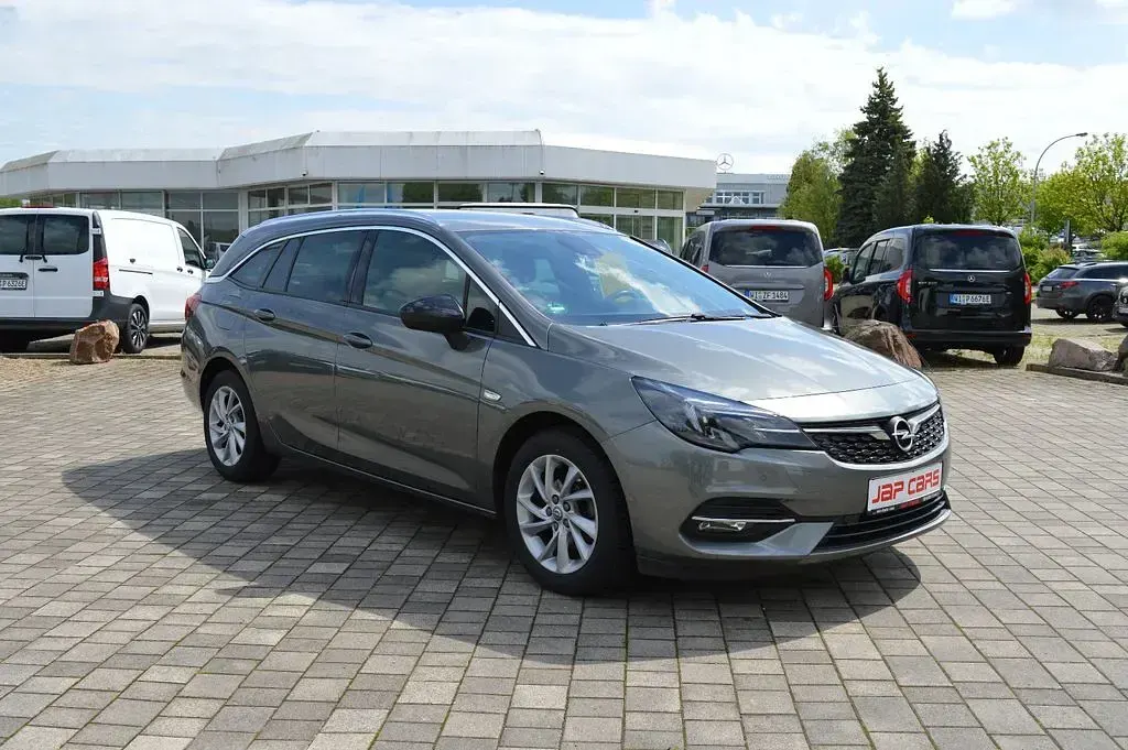 Używany Opel Astra Elegance 131 KM (96 kW) 2022 Szary Hatchback