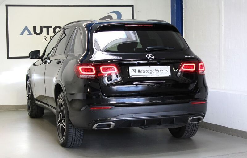 Schwarz Gebraucht 2021 Mercedes GLC300e AMG line SUV | 38.990 € (Fairer Preis) - Bild 1/4