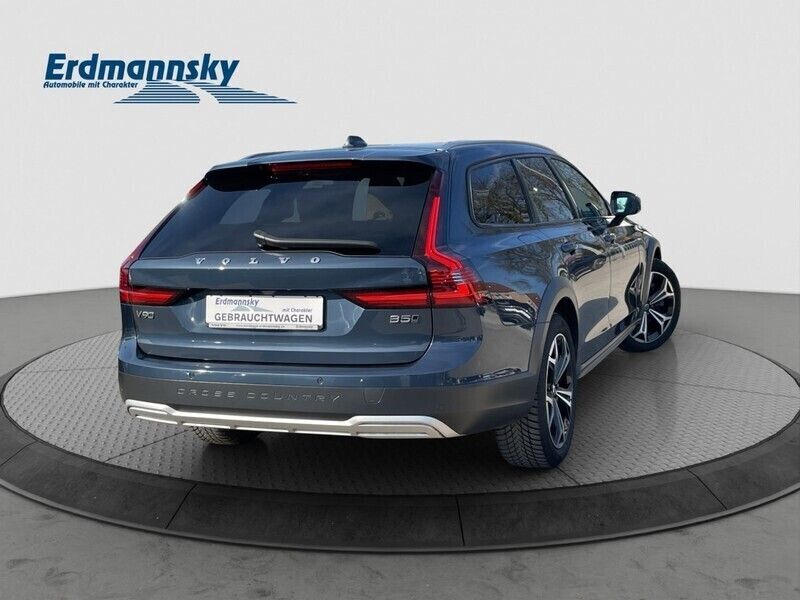 Gebraucht Volvo V90 Ultimate 235 PS (172 kW) 2023 Denim blue (blau) Kombi