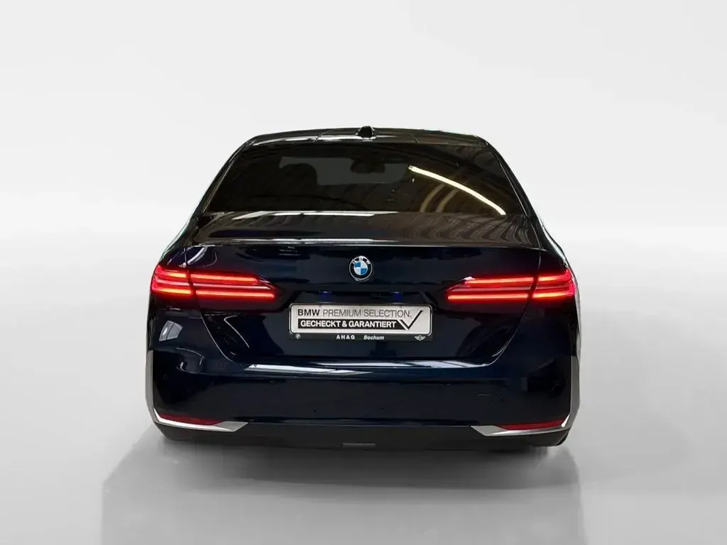 Gebraucht BMW 540 Sport Line 303 PS (222 kW) 2024 Blau Limousine