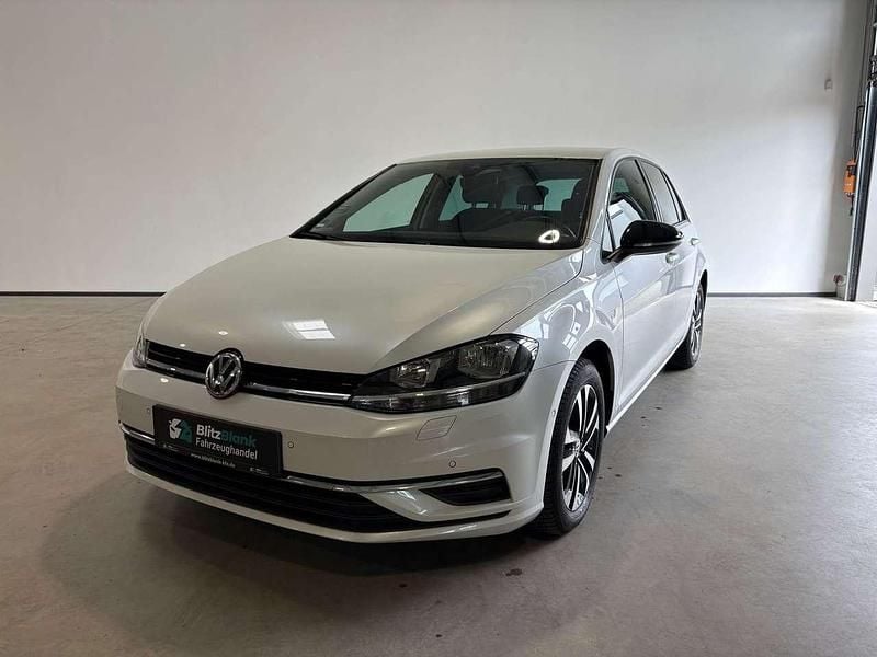 Oryxwhite perlmutteffekt Gebraucht 2019 VW Golf VII IQ Drive Limousine | 18.990 € (Fairer Preis) - Bild 1/4