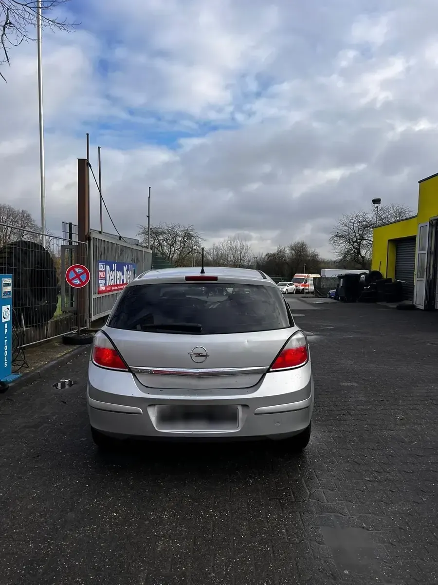 Gebraucht Opel Astra 90 PS (66 kW) 2006 Kleinwagen
