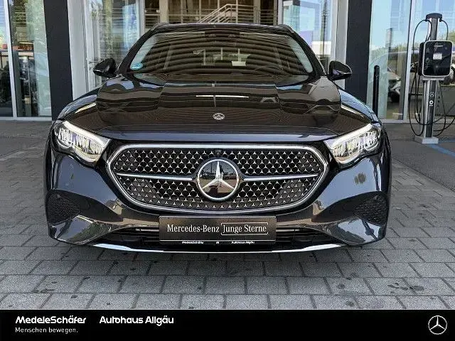 Gebraucht Mercedes E300 Avantgarde 313 PS (230 kW) 2025 Grau Limousine