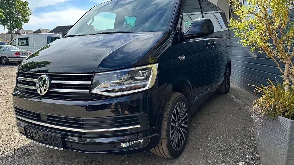 Gebraucht VW Multivan Highline 204 PS (150 kW) 2017 Schwarz Van / Kleinbus
