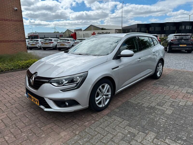 Silber Gebraucht 2019 Renault Mégane IV Zen Limousine | 14.950 € (Fairer Preis) - Bild 1/4