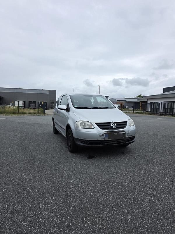 Silber Gebraucht 2008 VW Fox Kleinwagen | 1.300 € (Fairer Preis) - Bild 1/4