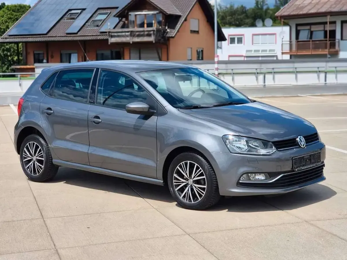 Gebraucht VW Polo Allstar 90 PS (66 kW) 2016 Grau Limousine