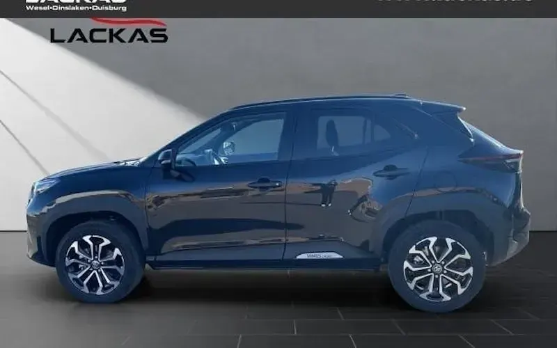 Neu Toyota Yaris Cross 130 PS (95 kW) 2025 Schwarz SUV