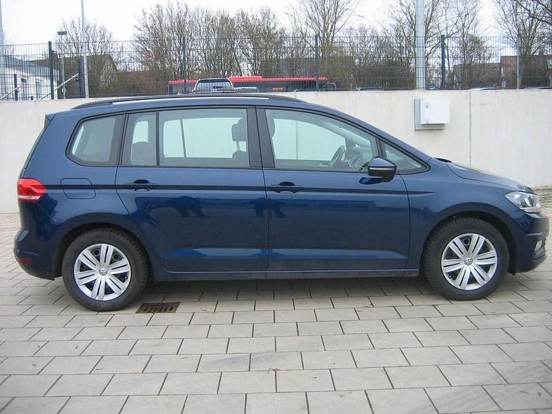 Gebraucht VW Touran Comfortline 110 PS (80 kW) 2016 Blau Van / Kleinbus