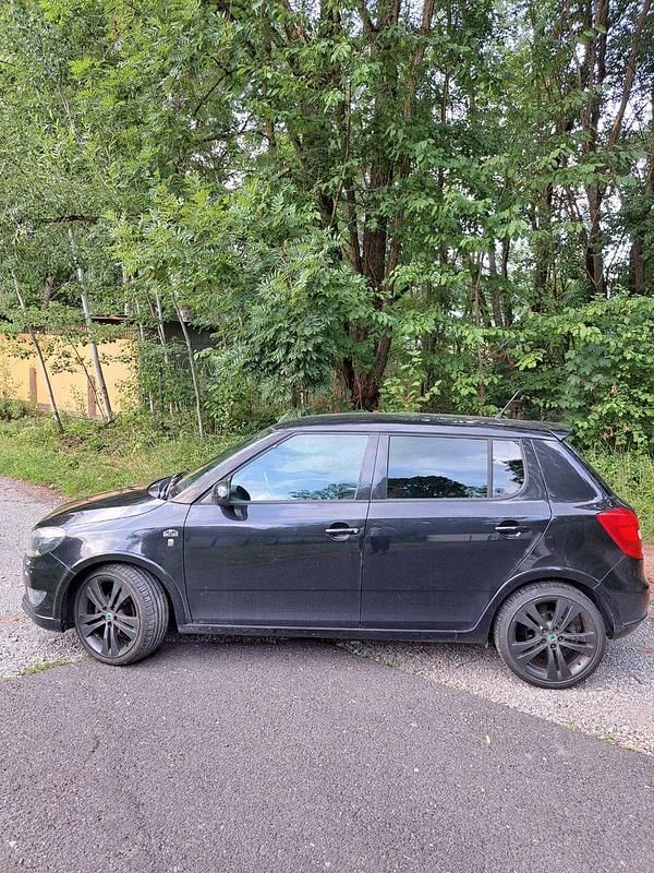 Schwarz Gebraucht 2011 Skoda Fabia Monte Carlo Kleinwagen | 2.890 € (Superpreis) - Bild 1/4