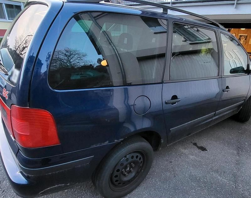 Gebraucht VW Sharan 115 PS (84 kW) 2003 Blau Van / Kleinbus