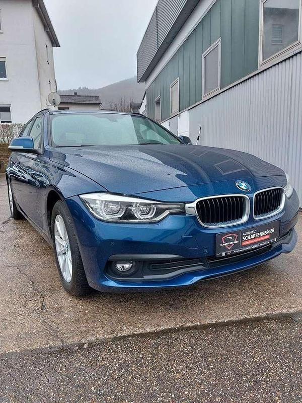 Gebraucht BMW 320 Advantage 190 PS (139 kW) 2018 Blau Kombi