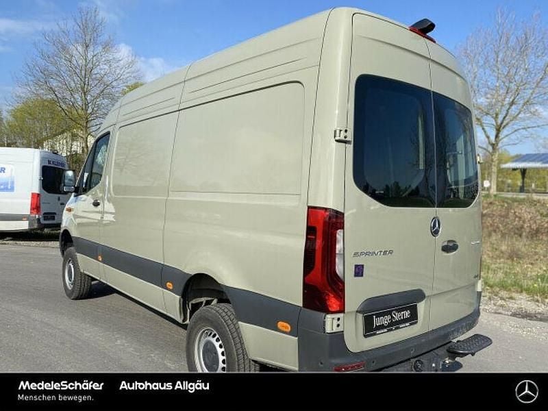 Gebraucht Mercedes Sprinter 190 PS (139 kW) 2025 Grau Van