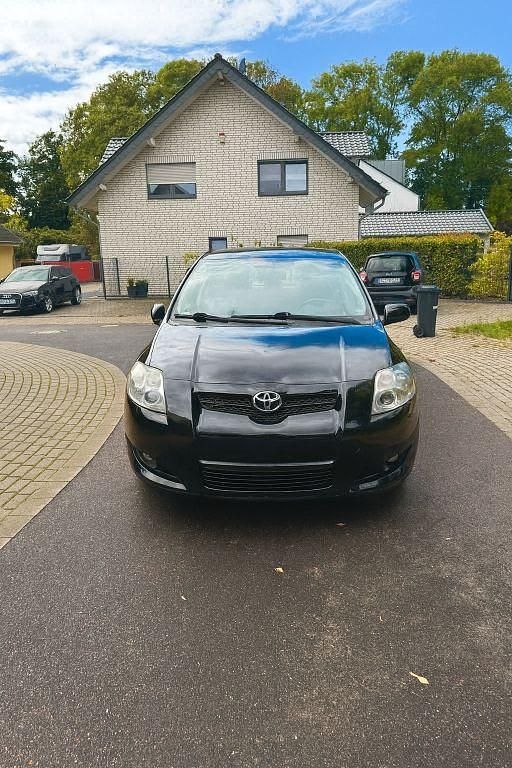 Schwarz Gebraucht 2009 Toyota Auris Executive Limousine | 3.999 € (Etwas zu teuer) - Bild 1/4