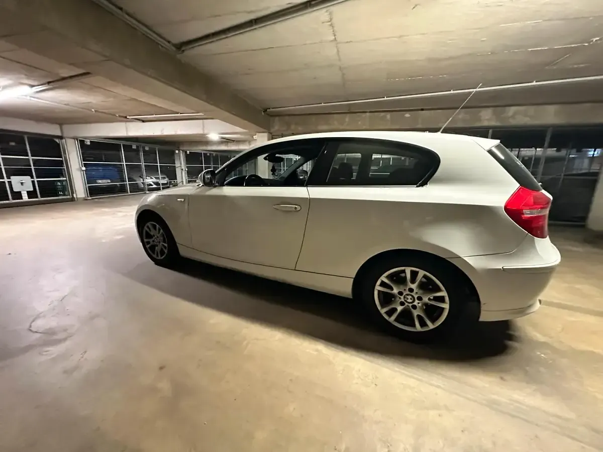 Gebraucht BMW 116 122 PS (89 kW) 2012 Weiß Kleinwagen