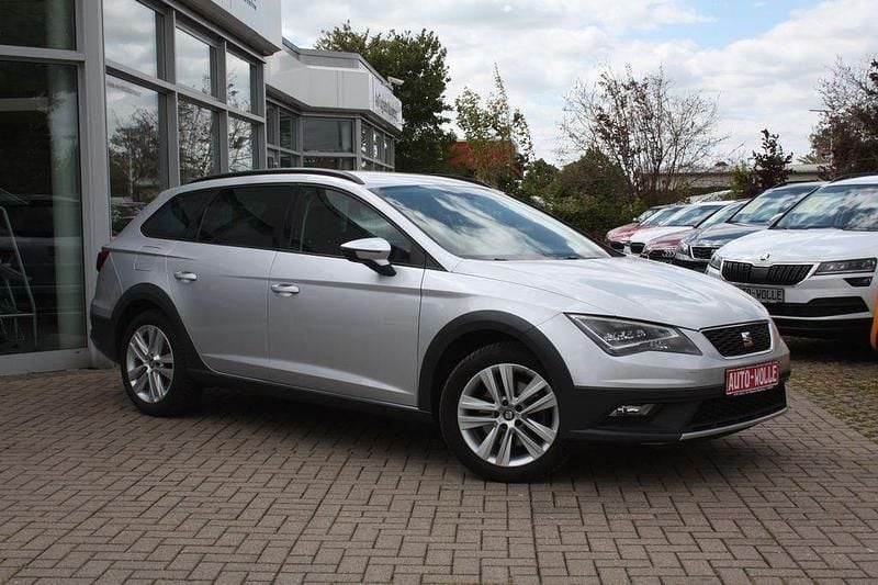 Silber Gebraucht 2016 Seat Leon X-Perience 4Drive Kombi | 14.950 € (Guter Preis) - Bild 1/4
