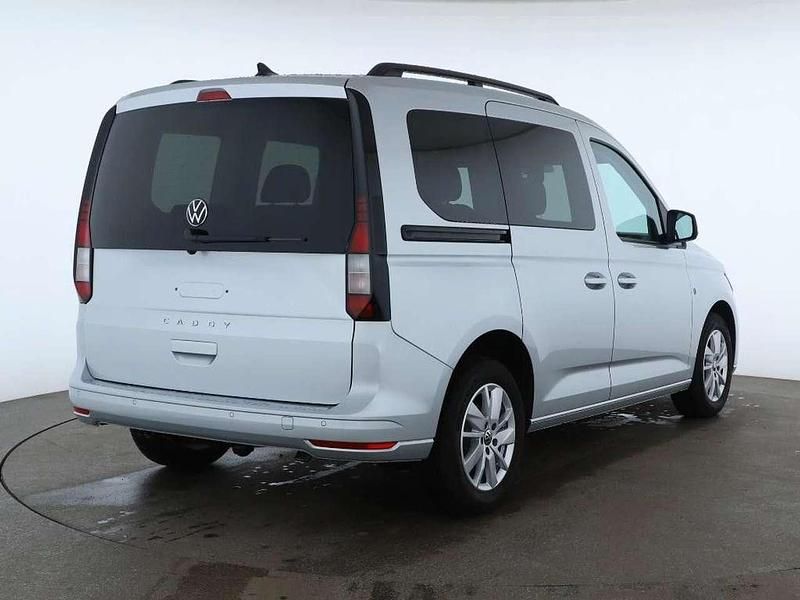 Gebraucht VW Caddy Life 102 PS (75 kW) 2025 Silber Van / Kleinbus