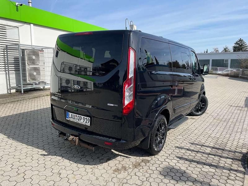 Gebraucht Ford Tourneo Titanium 185 PS (136 kW) 2021 Schwarz Van / Kleinbus