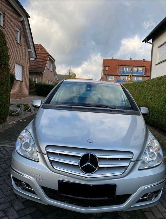 Gebraucht Mercedes B160 95 PS (69 kW) 2011 Grau Van / Kleinbus
