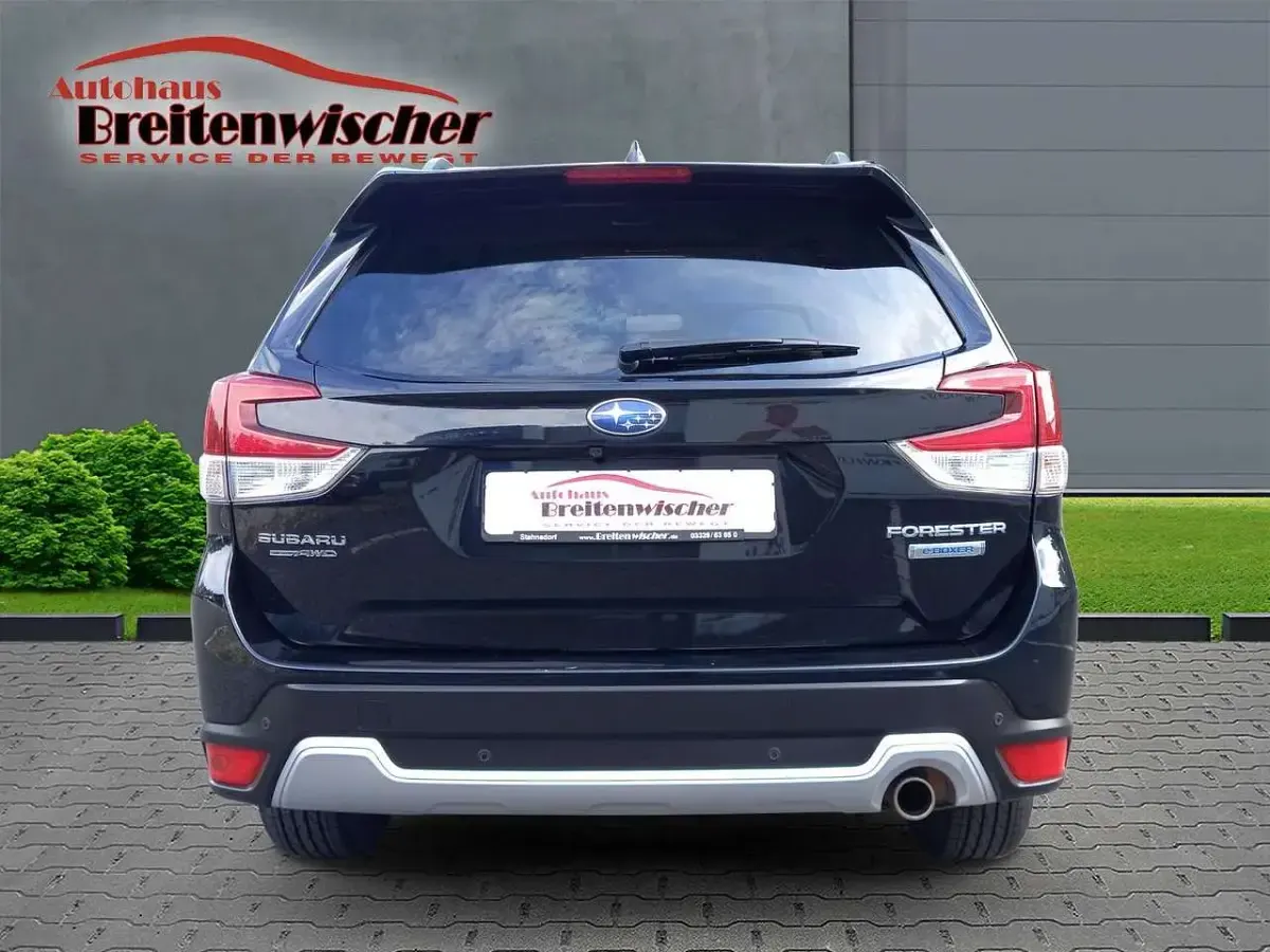 Gebraucht Subaru Forester Platinum 150 PS (110 kW) 2021 Crystal black metallic SUV