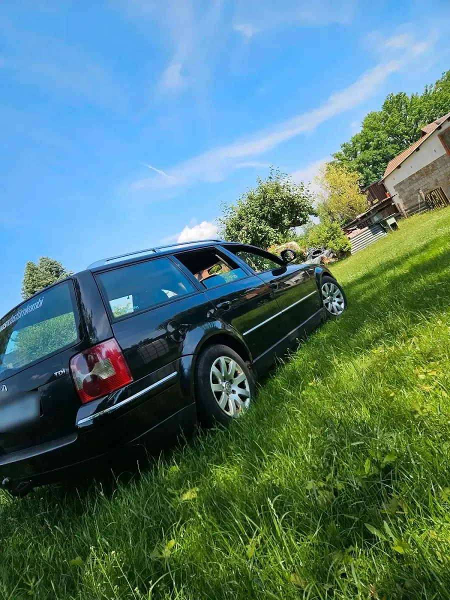 Gebraucht VW Passat 131 PS (96 kW) 2000 Schwarz Kombi