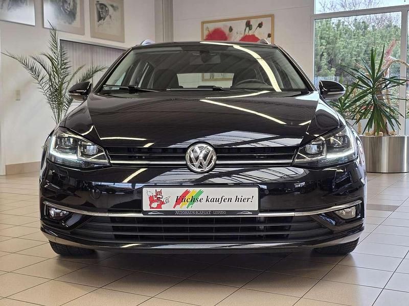Gebraucht VW Golf VII Highline 150 PS (110 kW) 2019 Schwarz Kombi