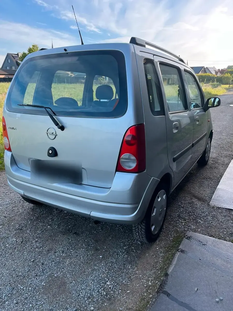 Gebraucht Opel Agila 60 PS (44 kW) 2006 Silber Kleinwagen