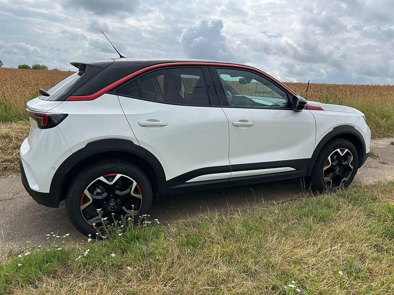 Weiß Gebraucht 2021 Opel Mokka GS Line SUV | 19.900 € (Fairer Preis) - Bild 1/4