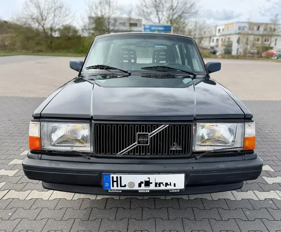 Usata Volvo Polar 111 CV (81 kW) 1991 Nero Berlina