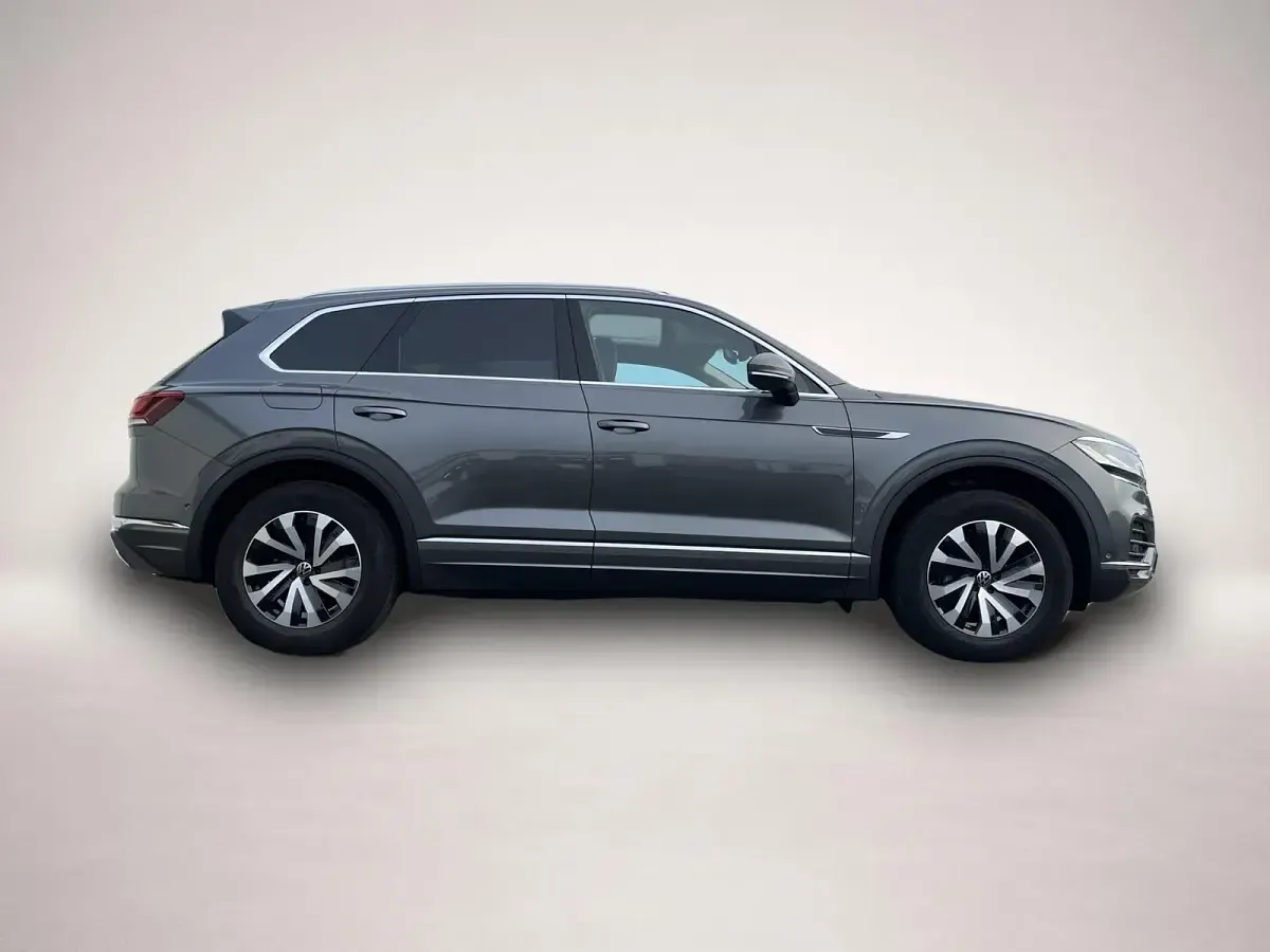 Gebraucht VW Touareg Elegance 286 PS (210 kW) 2022 Manufacturer SUV