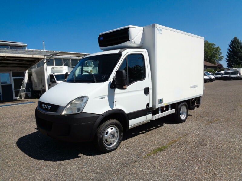 Weiß Gebraucht 2010 Iveco Daily Van / Kleinbus | 12.000 € - Bild 1/4