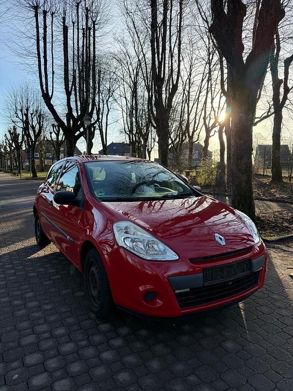 Rot Gebraucht 2012 Renault Clio IV Kleinwagen | 2.500 € (Superpreis) - Bild 1/4