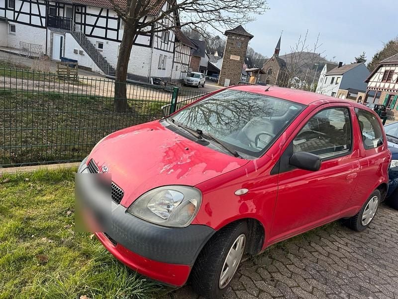 Gebraucht Toyota Yaris 68 PS (50 kW) 2000 Grau Limousine