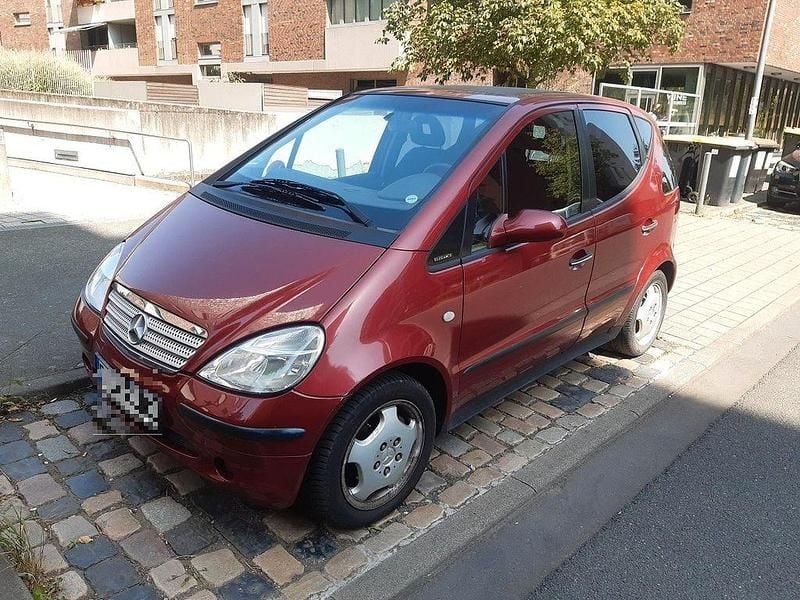 Rot Gebraucht 1998 Mercedes A140 Elegance Limousine | 1.000 € (Guter Preis) - Bild 1/4