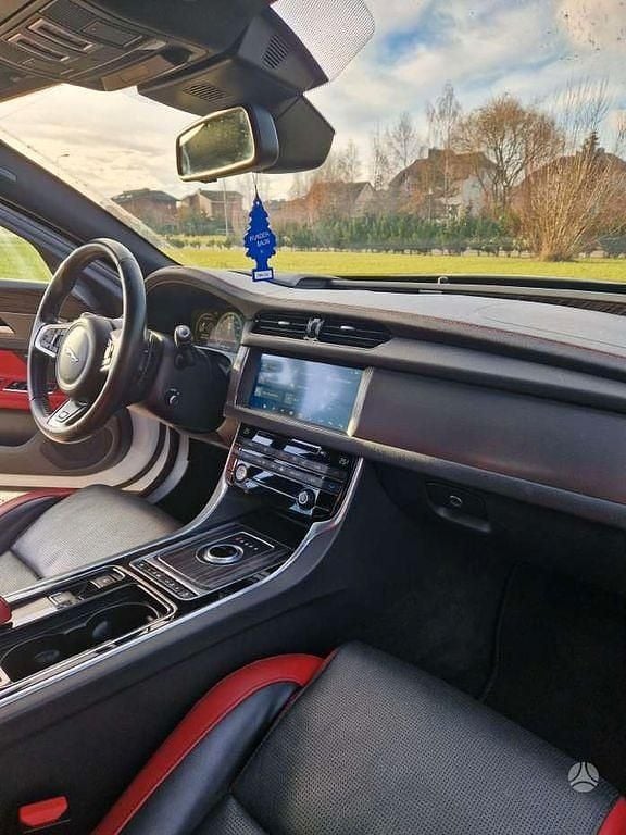 Gebraucht Jaguar XF S 381 PS (280 kW) 2017 Weiß Limousine